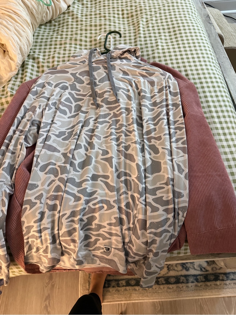 BURLEBO Gray & Dusty Rose Camo Hooded Jacket